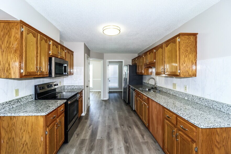 Building Photo - 8262 Red Creek Dr