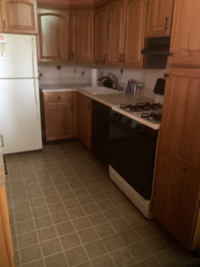 Kitchen - 143 W. Maryland Ave