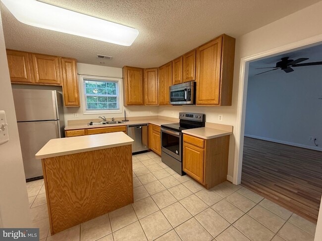 Building Photo - 309 Arlington Dr