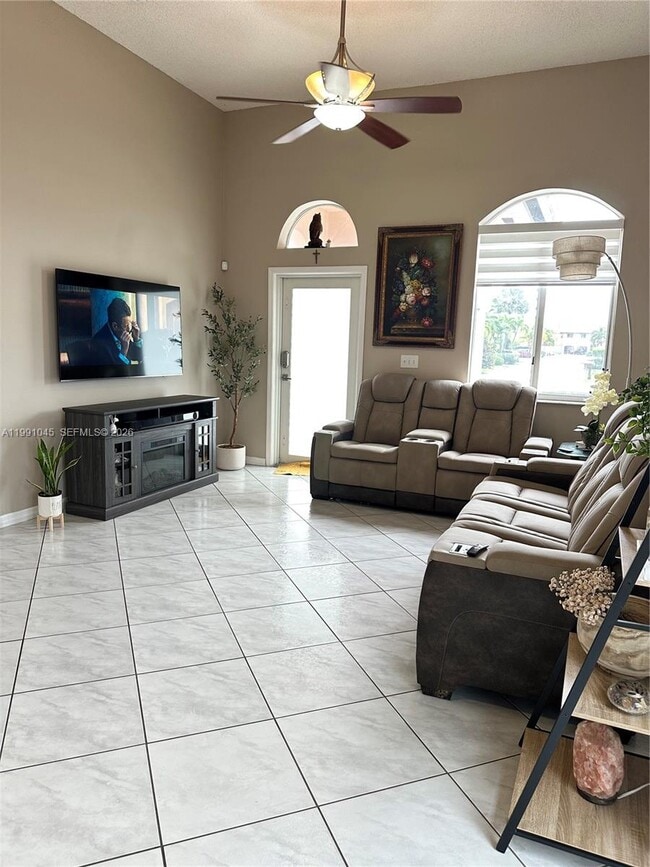 Building Photo - 15318 SW 41st Terrace