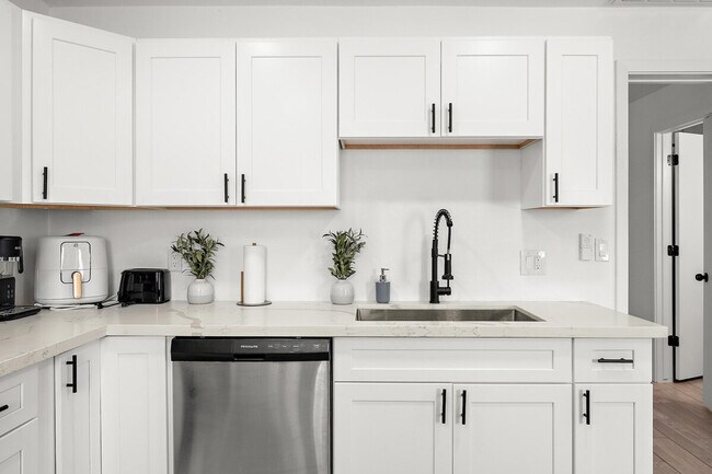 Building Photo - 2228 W Georgia Ave