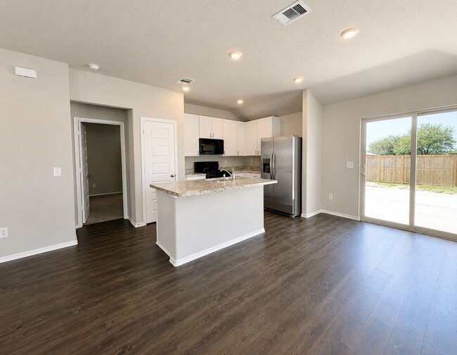 Building Photo - 21611 Desert Lilly Rd