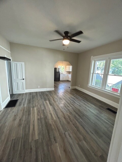 Building Photo - 915 Merrill St