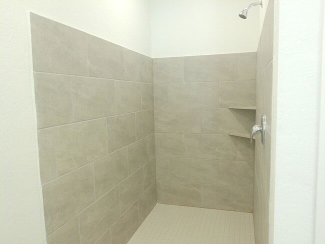 Building Photo - 2846 Westeros St
