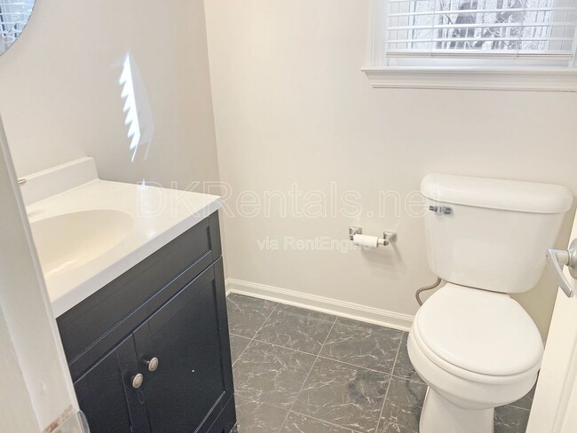 Building Photo - 860 Crab Orchard Dr