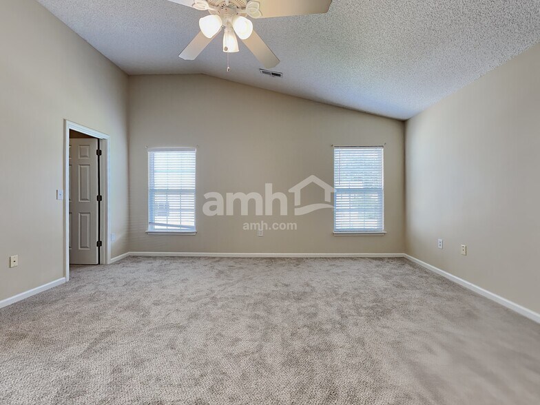 Building Photo - 5001 Athol St