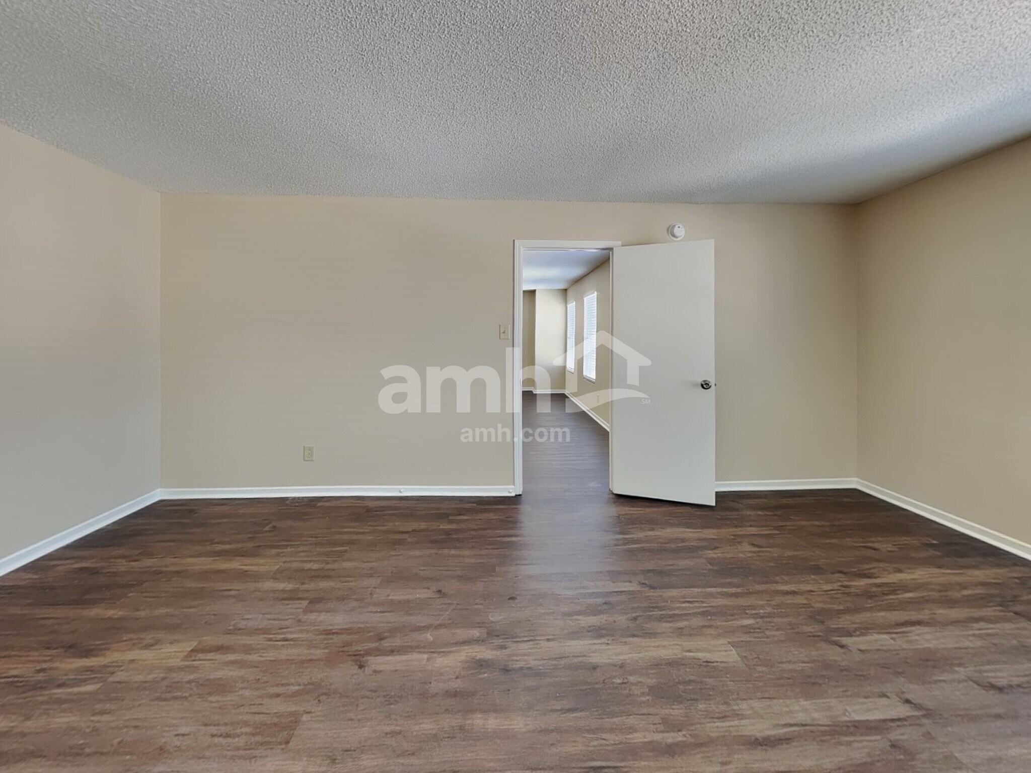 Building Photo - 1545 Fortner Dr