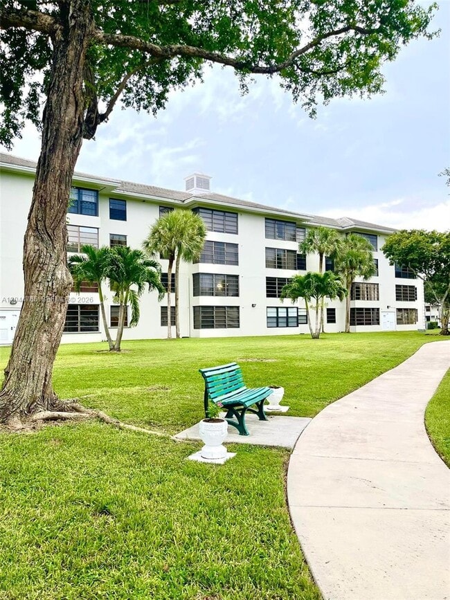 Building Photo - 1705 Whitehall Dr