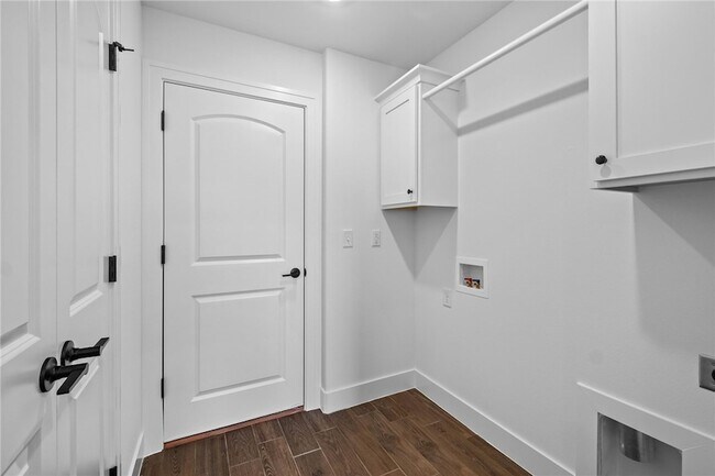 Building Photo - 4225 Barhem Dr