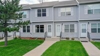 Building Photo - 2076 Oakcrest Cir