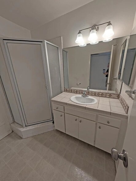 Building Photo - 4303 Cedros Ave