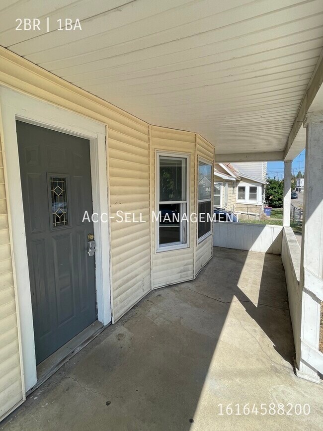 Building Photo - 319 Lane