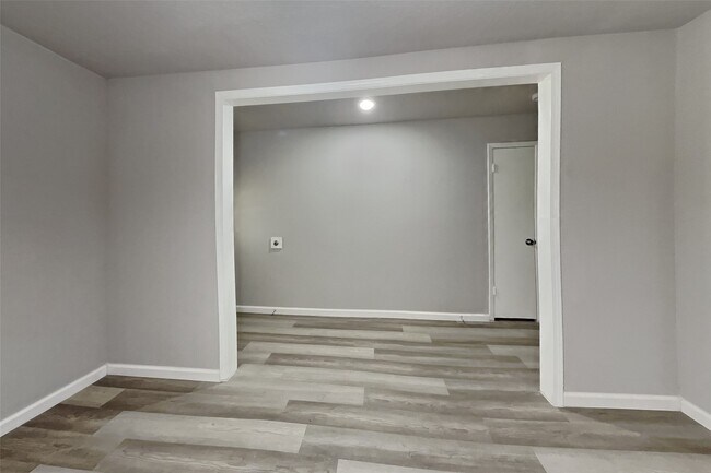 Building Photo - 1618 Live Oak Hollow St