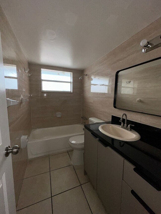 Building Photo - Charming 1b1b For Rent June 2025
