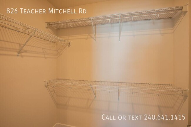 Building Photo - 826 Teacher MItchell Rd