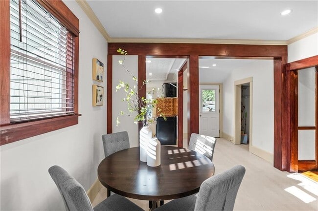 Building Photo - 36 Mt Hope Ave