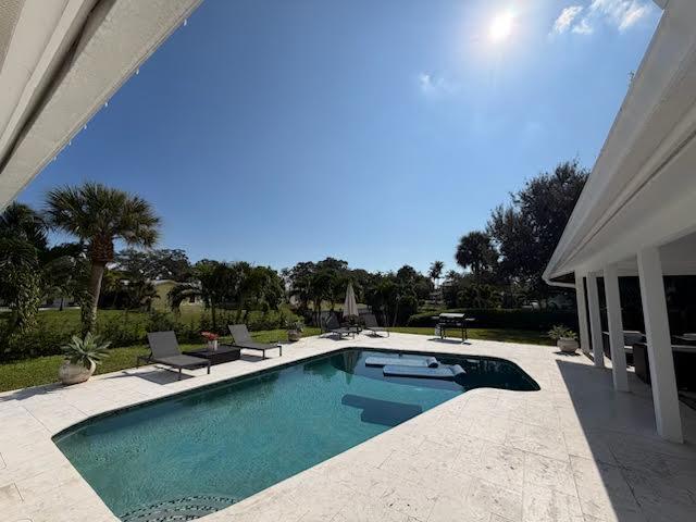 Building Photo - 100 SW 11th Ave