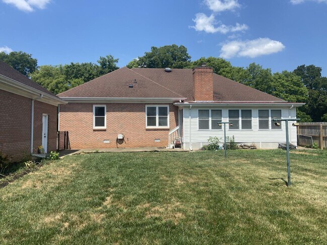 Building Photo - 4237 Trenton Rd