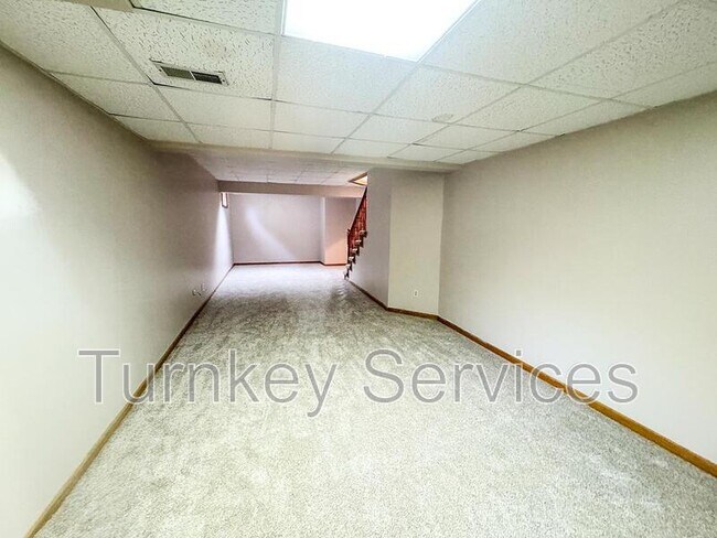 Building Photo - 15718 Lafayette Ave