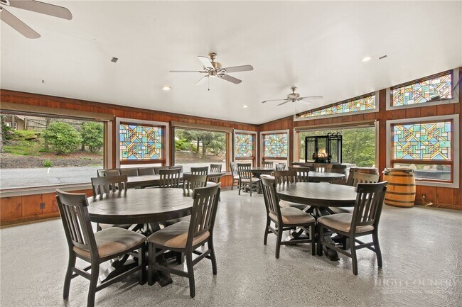 Building Photo - 1003 Beech Mountain Pkwy