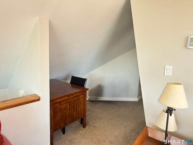 Building Photo - 3 Yost St