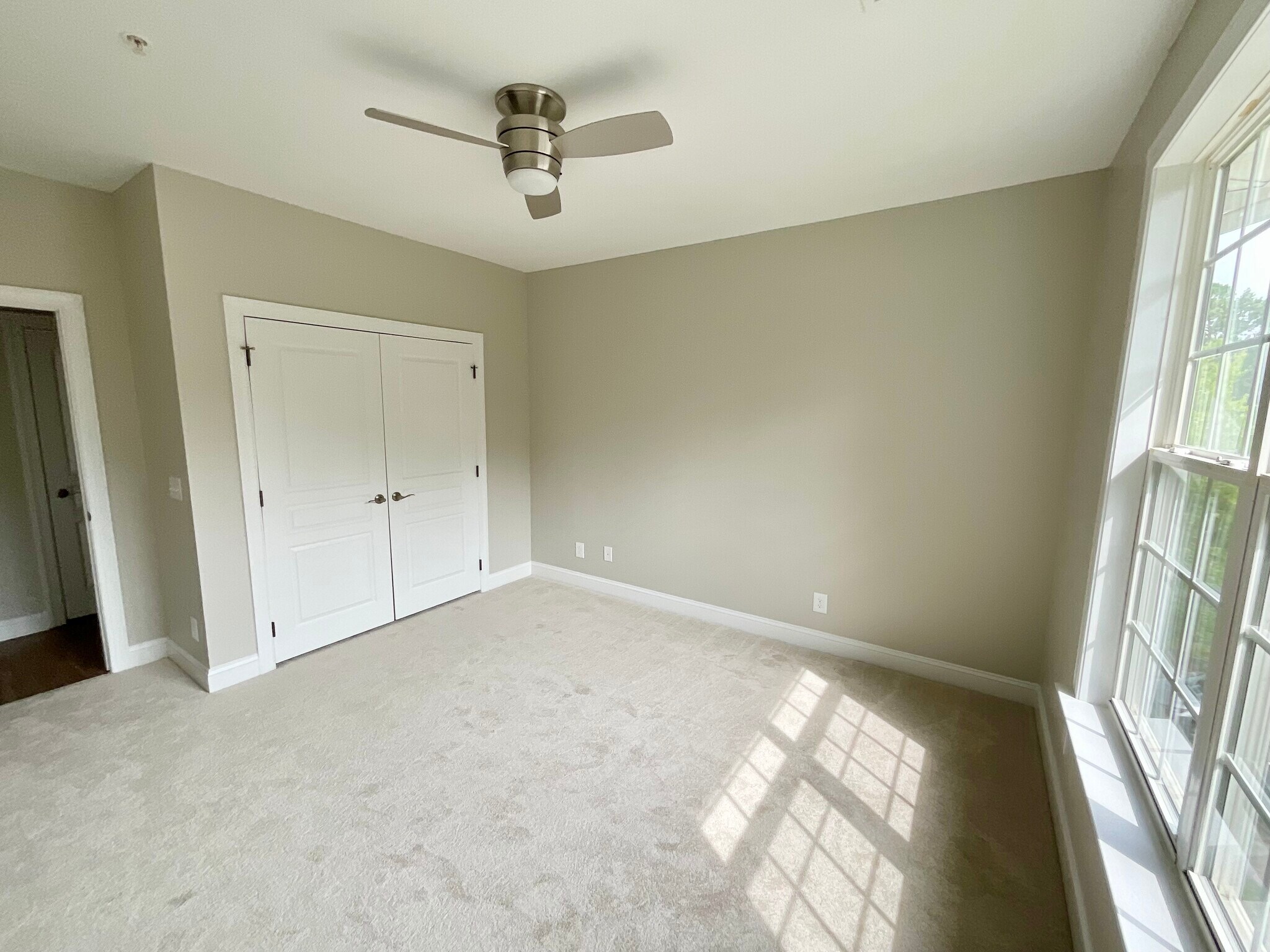 Building Photo - 833 Providence Glen Dr