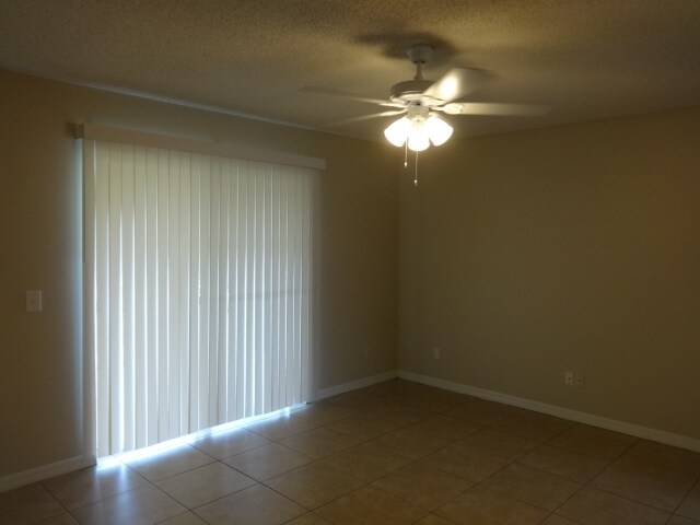 Building Photo - 1067 Sheeler Hills Dr