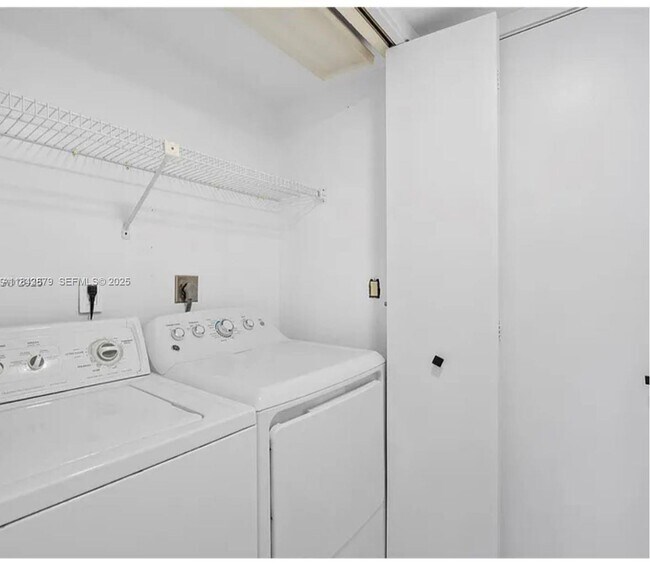 Building Photo - 19355 Turnberry Way