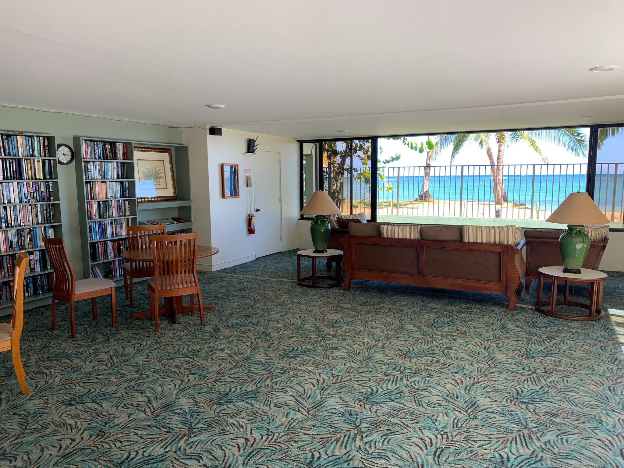Beachfront Library - 4999 Kahala Ave