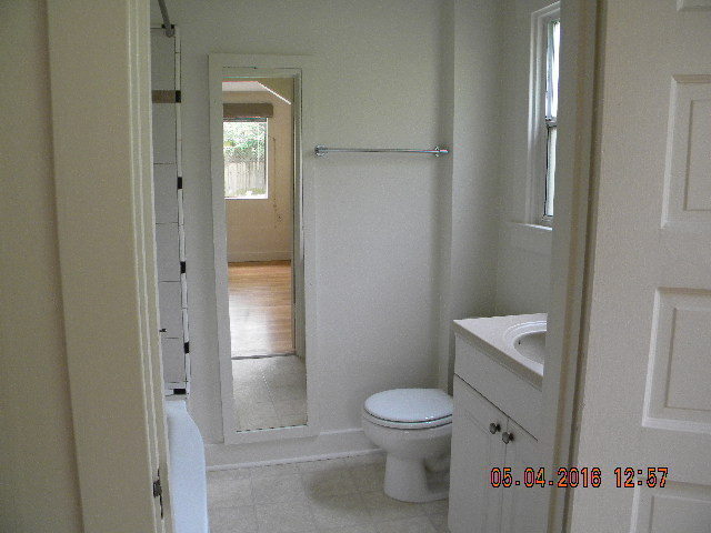 Building Photo - Showing Mon 8/18, Wed 8/20, and Fri 8/22 @...