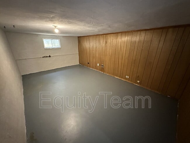 Building Photo - 10541 Eltzroth Rd