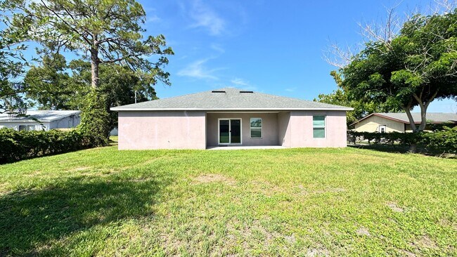 Building Photo - 851 San Filippo Dr SE