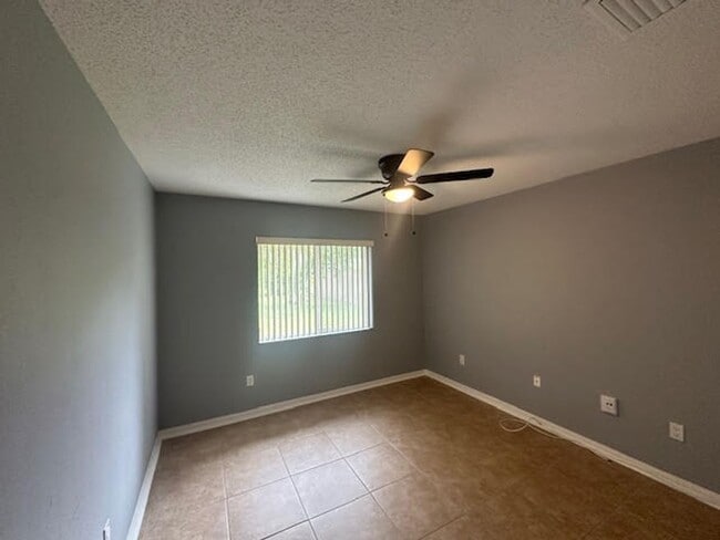 Building Photo - Single Family home for rent !