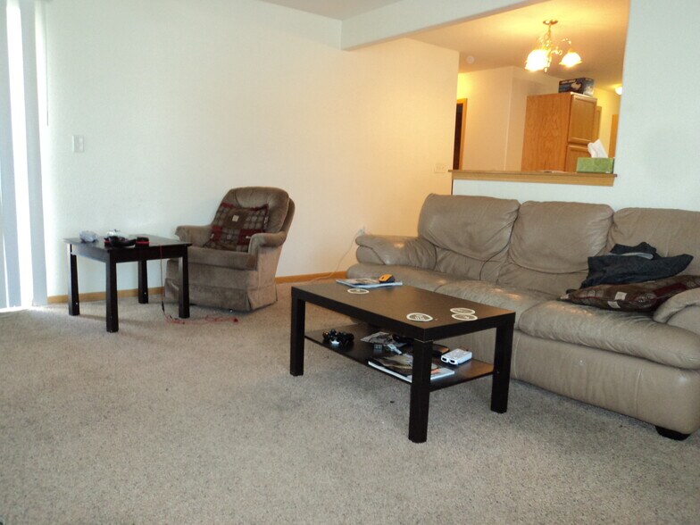 Building Photo - 850 S Overland Trl