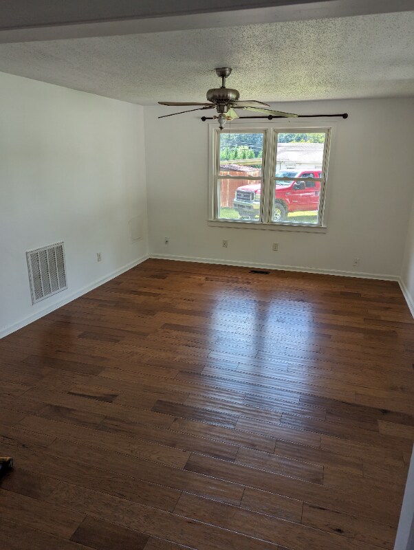 Building Photo - 608 N 10th St