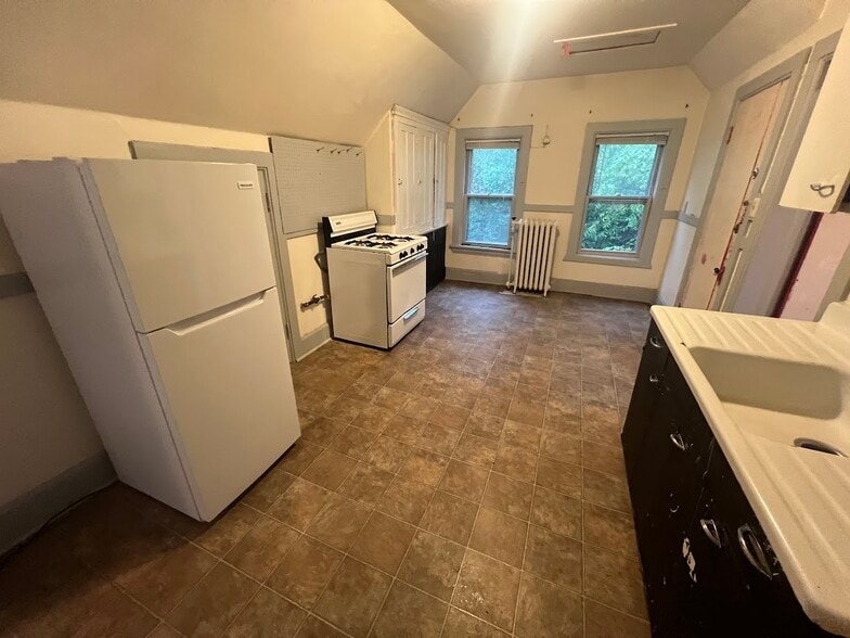 Building Photo - 221 N Livingston St