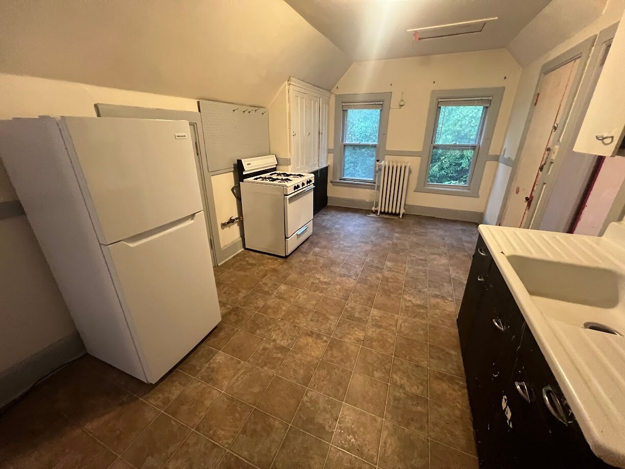 Building Photo - 221 N Livingston St