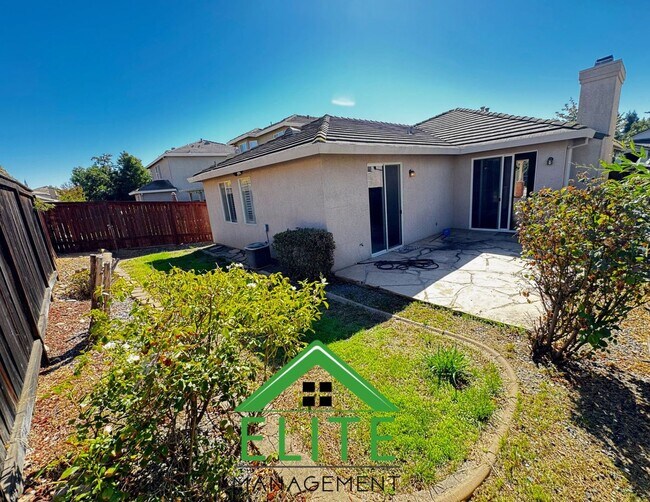 Building Photo - **Spacious 4-Bedroom Single-Story Home in Desirable Elk Grove Neighborhood**