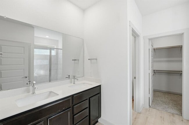 Building Photo - 10912 Fulton Ave