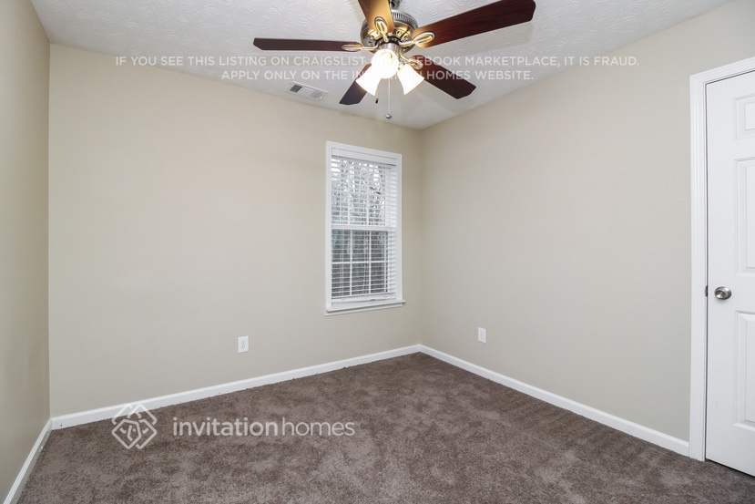 Building Photo - 3750 Scotland Ln SW
