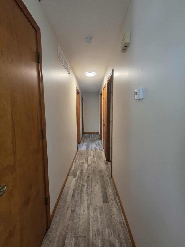 Building Photo - Spacious Home for Rent!