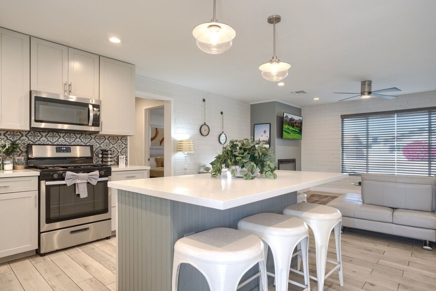 Building Photo - 7615 E 3rd St