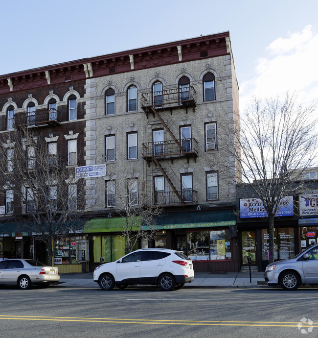 Building Photo - 548 Avenue C