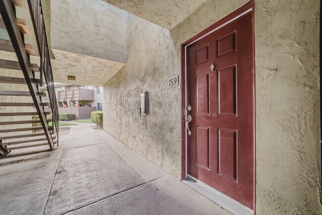 Building Photo - 615 Fredricks Ave