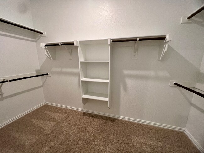 Building Photo - 118 Jenkinson Dr