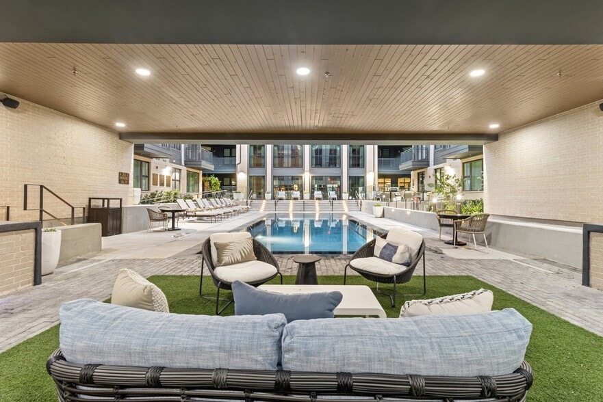 Building Photo - The Brentwood