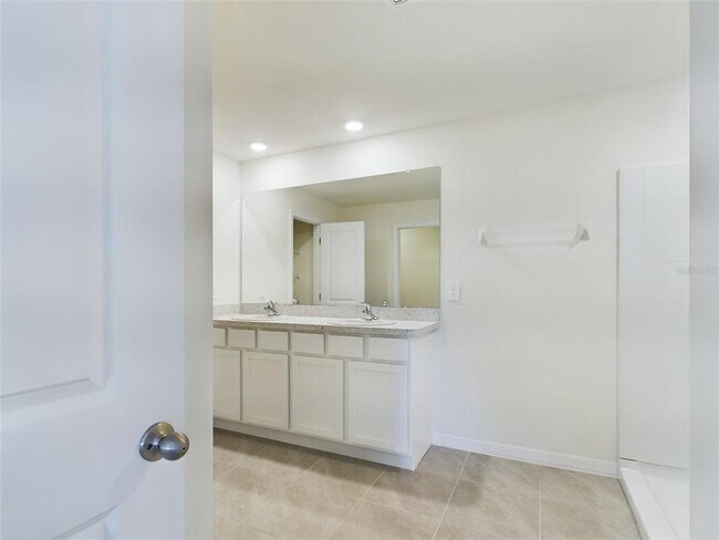 Building Photo - 8626 SW 46th Ave
