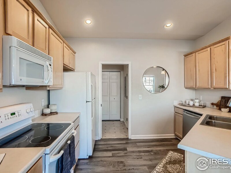 Building Photo - 2402 Owens Ave