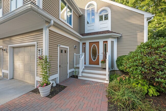 Building Photo - 48 Pointe Rok Dr