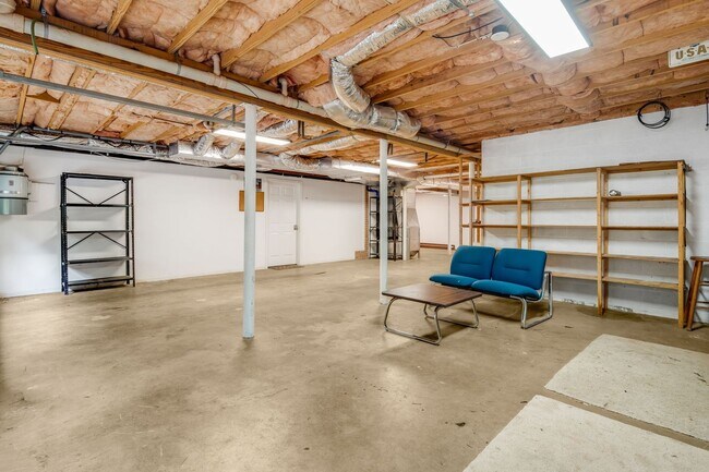 Building Photo - 102 Arbor Ln